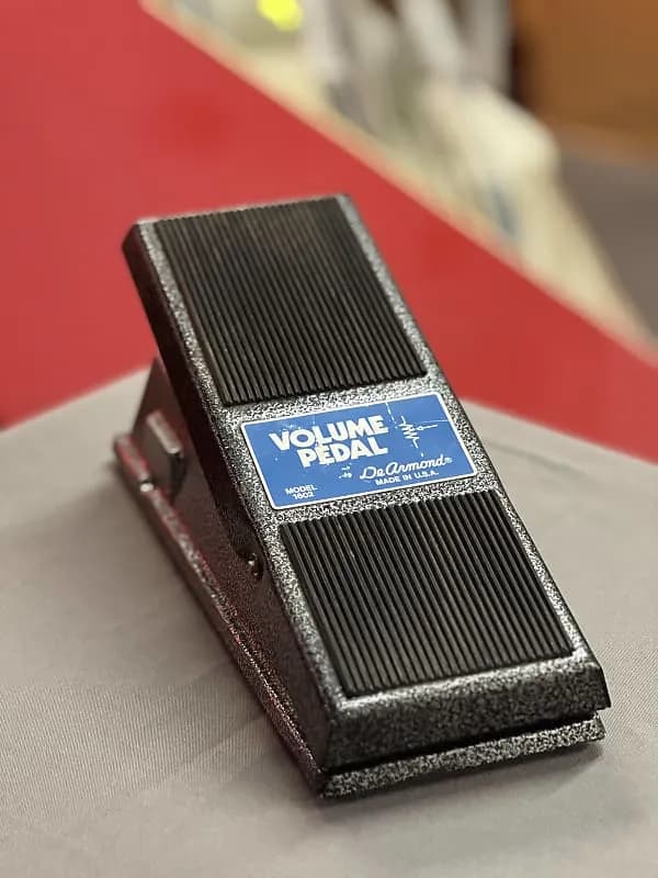 1602 Volume Guitar Pedal By DeArmond