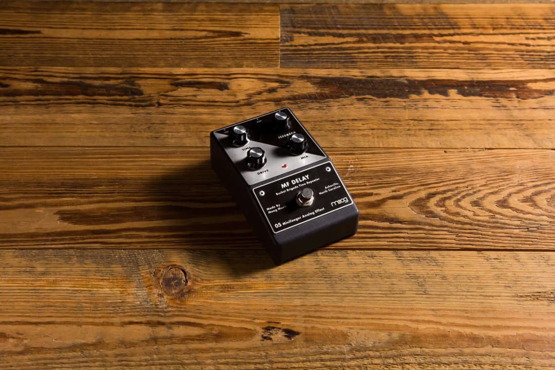 Minifooger Delay Guitar Pedal By Moog